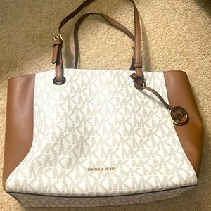 Micheal Kors Handbag